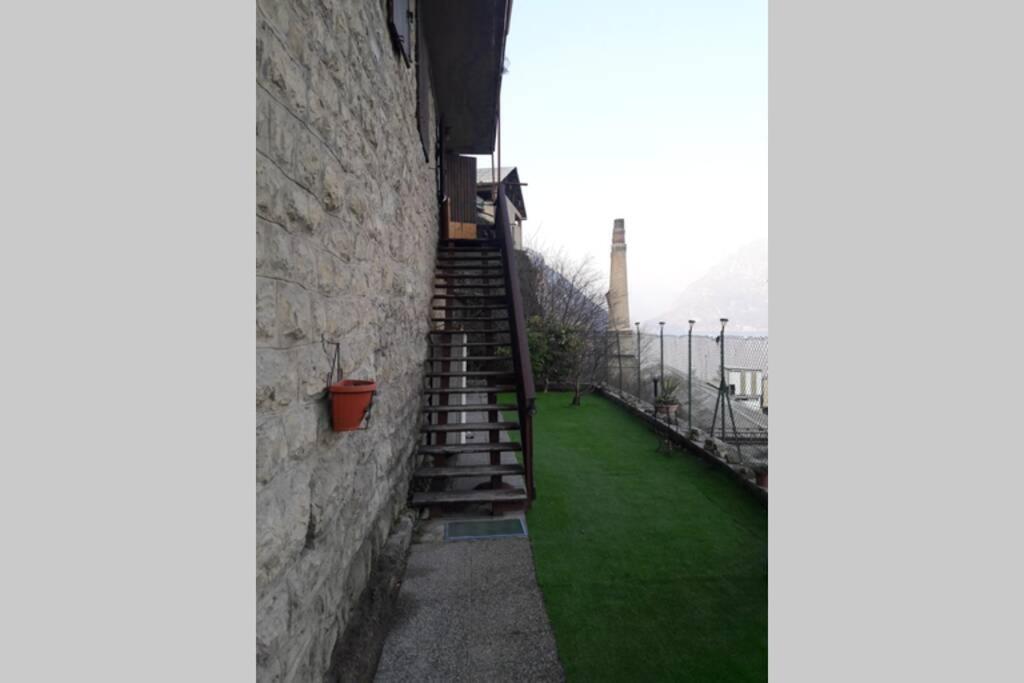 Appartamento Sul Lago D'Iseo Tavernola Bergamasca Εξωτερικό φωτογραφία
