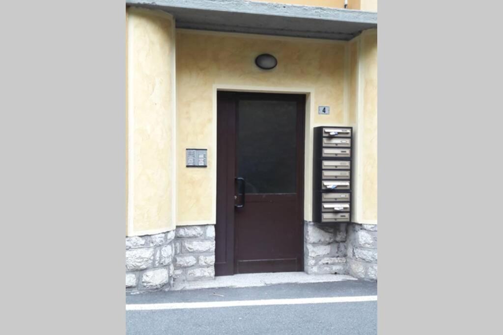 Appartamento Sul Lago D'Iseo Tavernola Bergamasca Εξωτερικό φωτογραφία
